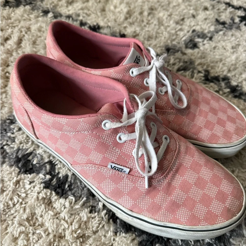 Classic Vans Womens Sneakers in Pink and White Checkered Design - Picture 3 of 9